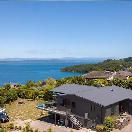 Acacia Bay Bach - Views, Spa & Serenity - Taupo Exterior photo