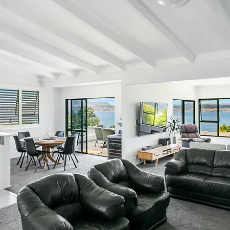 Acacia Bay Bach - Views, Spa & Serenity - Taupo Exterior photo