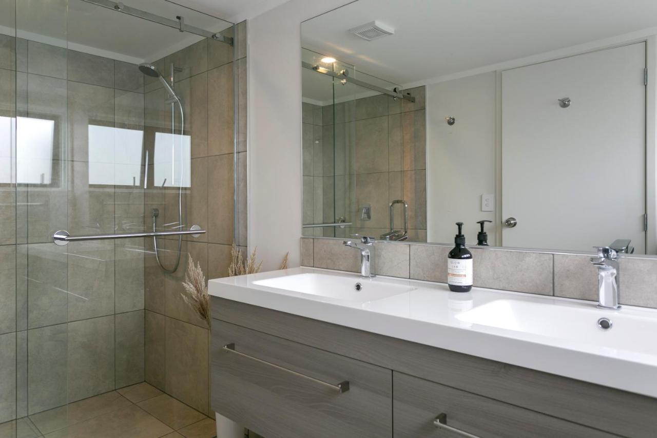 Acacia Bay Bach - Views, & Serenity - Apartment