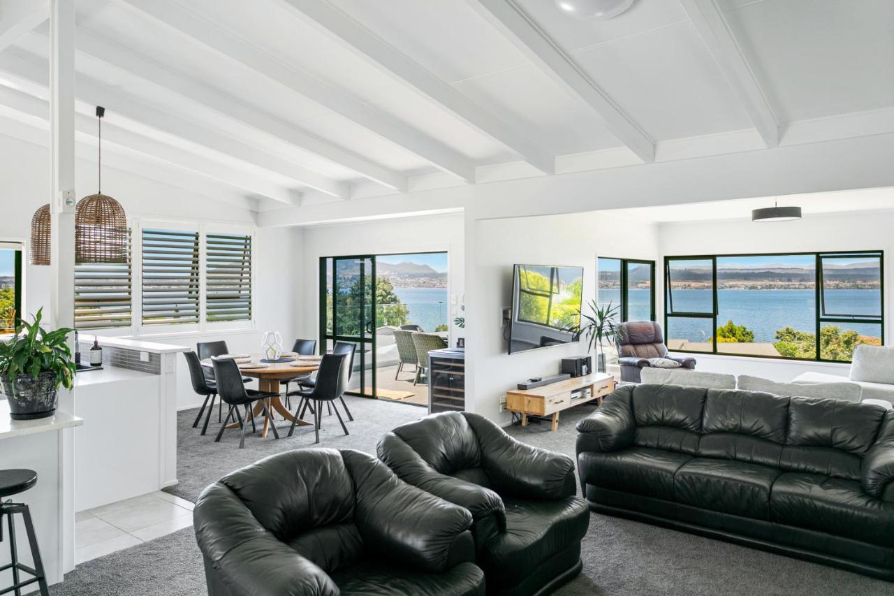 Acacia Bay Bach - Views, & Serenity - Apartment